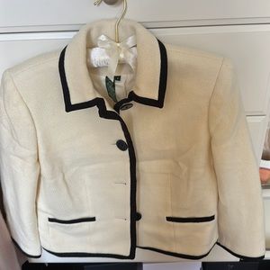 Short wool cream jacket with black trims